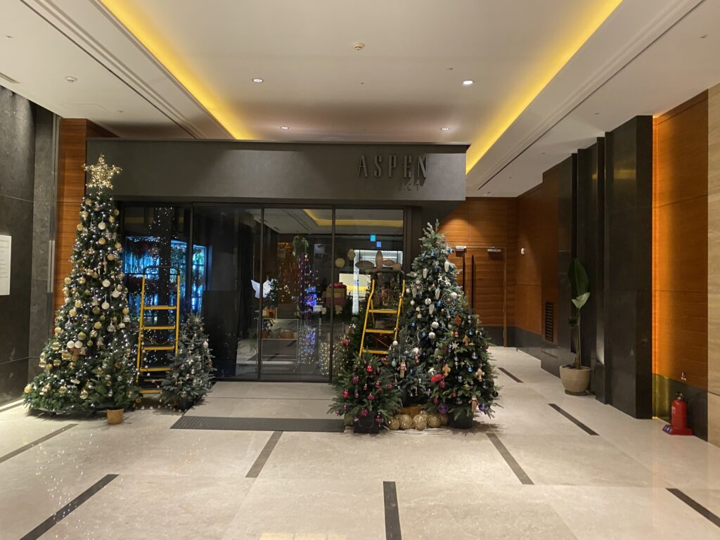 Christmas decoration at IFC mall entrance at Conrad Seoul