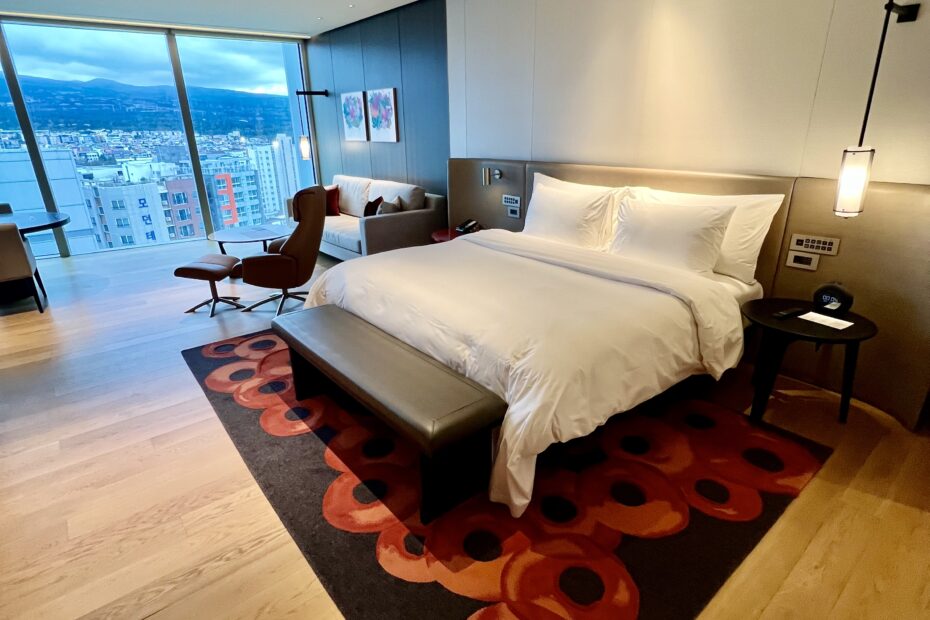 Grand Hyatt Jeju - King City View Room - Bedroom