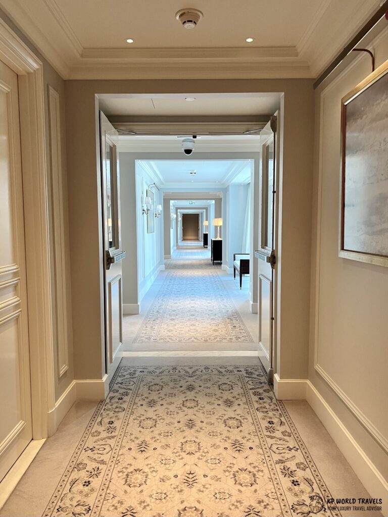 Four Seasons Doha - Hallway