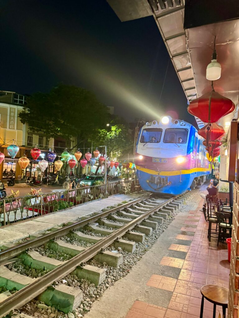 train street hanoi