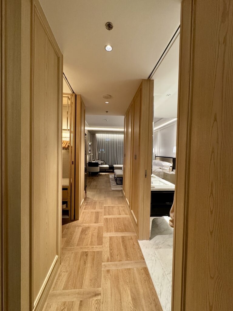 Ritz Carlton Bangkok - Deluxe Room