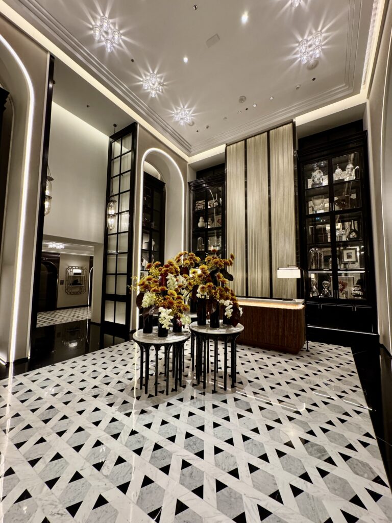 Ritz Carlton Bangkok - Entrance
