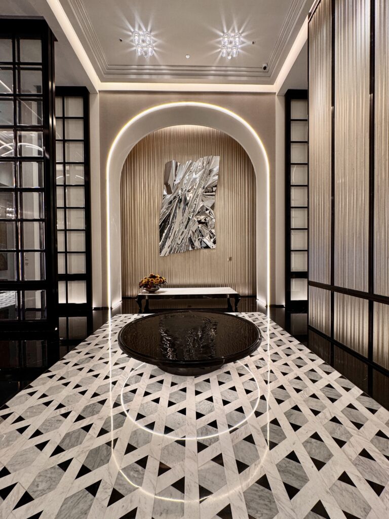 Ritz Carlton Bangkok - Entrance