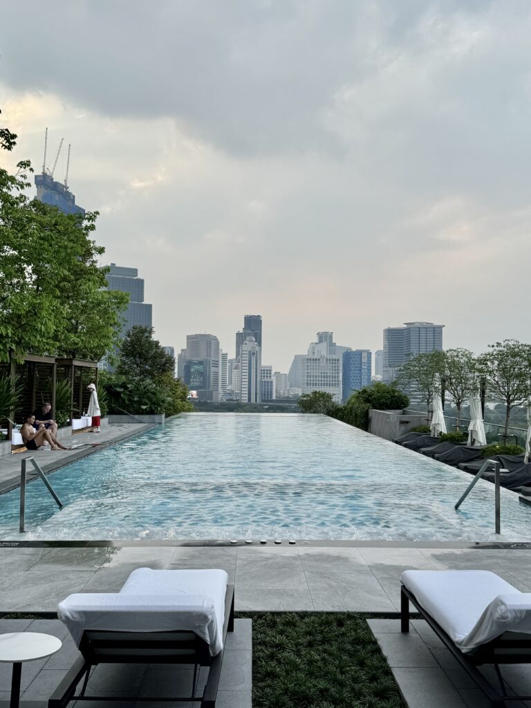 Ritz Carlton Bangkok - Outdoor Pool