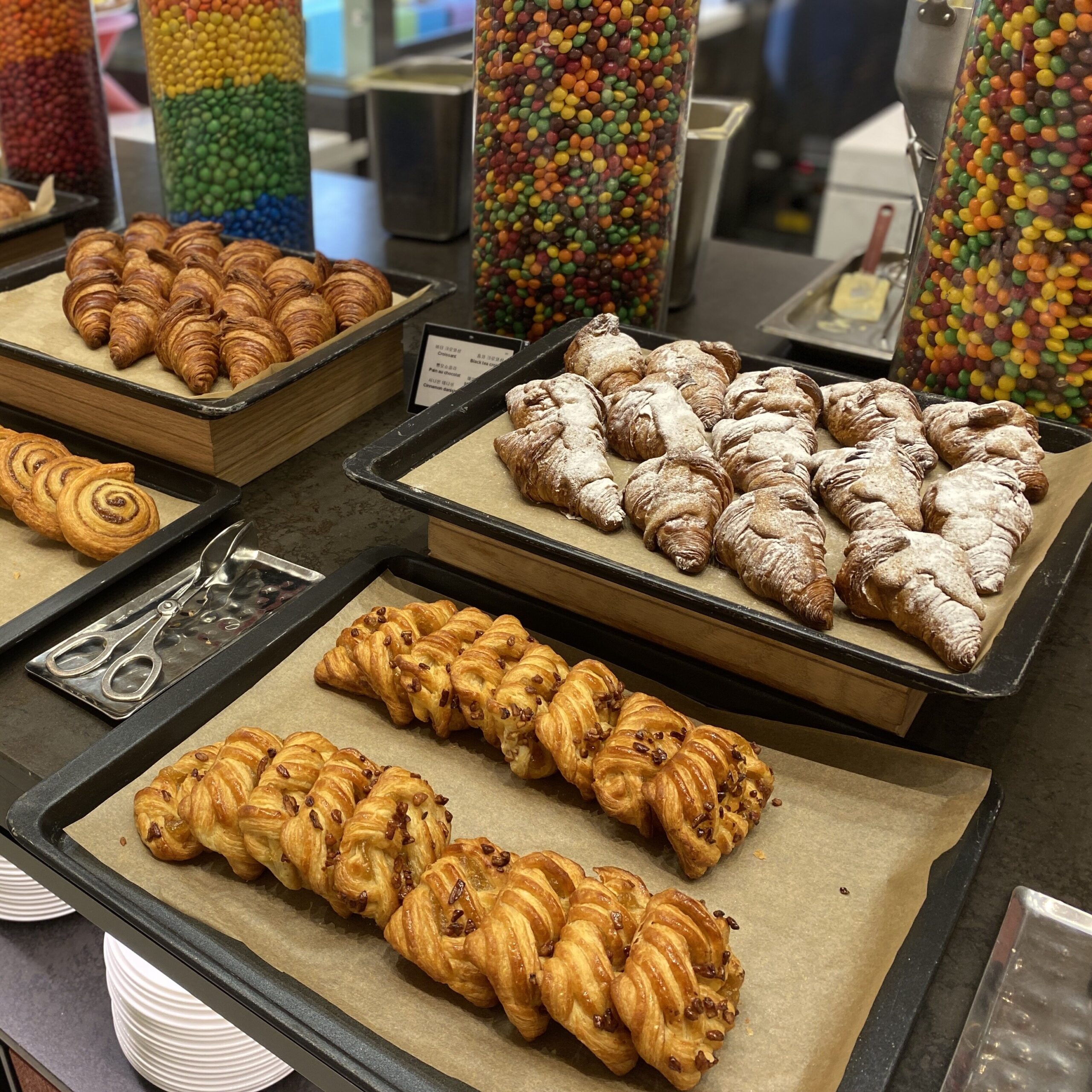 Virtuoso travel benefits breakfast
