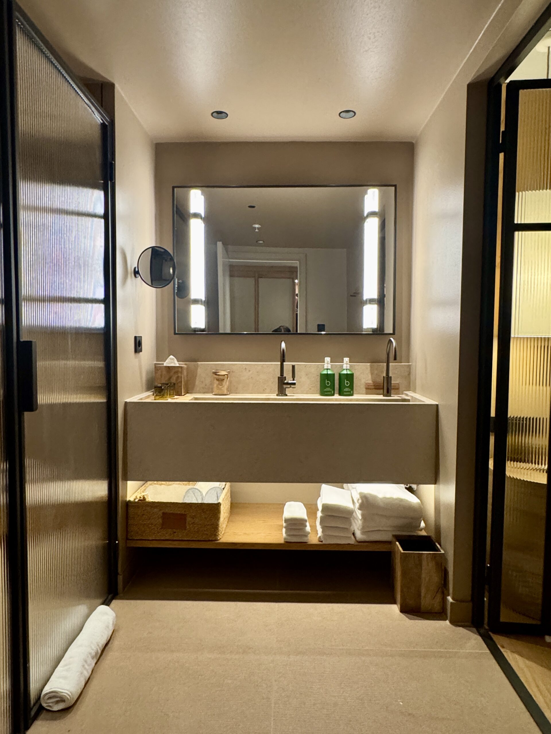1 hotel copenhagen city king bathroom