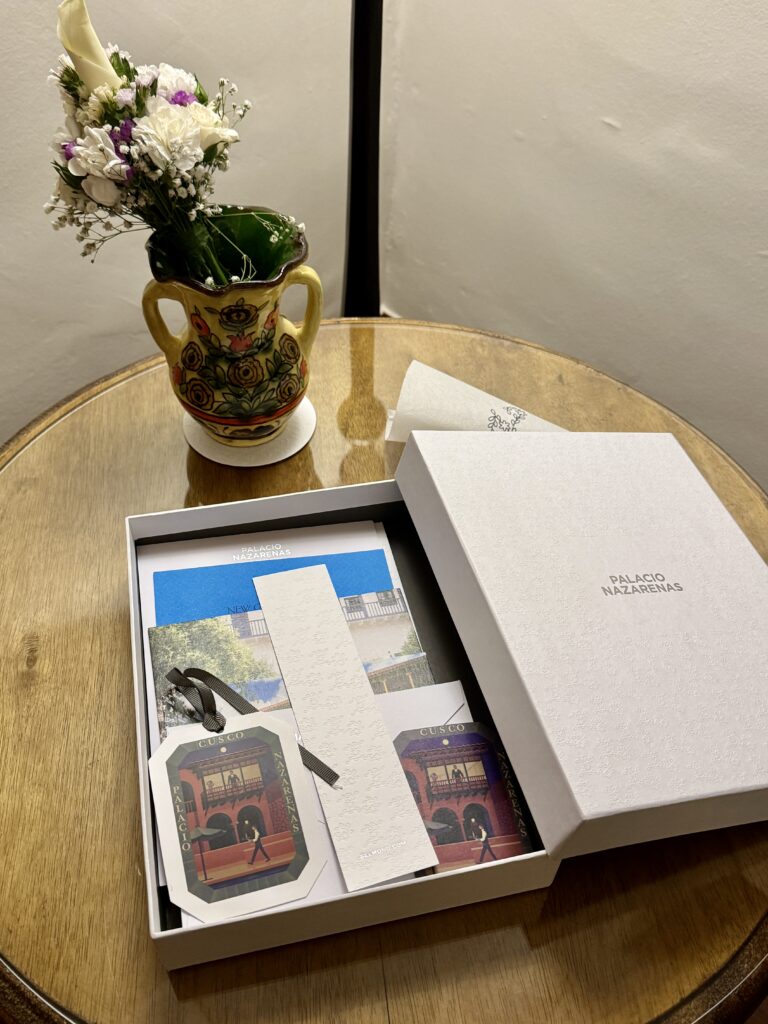 Palacio Nazarenas luggage tags