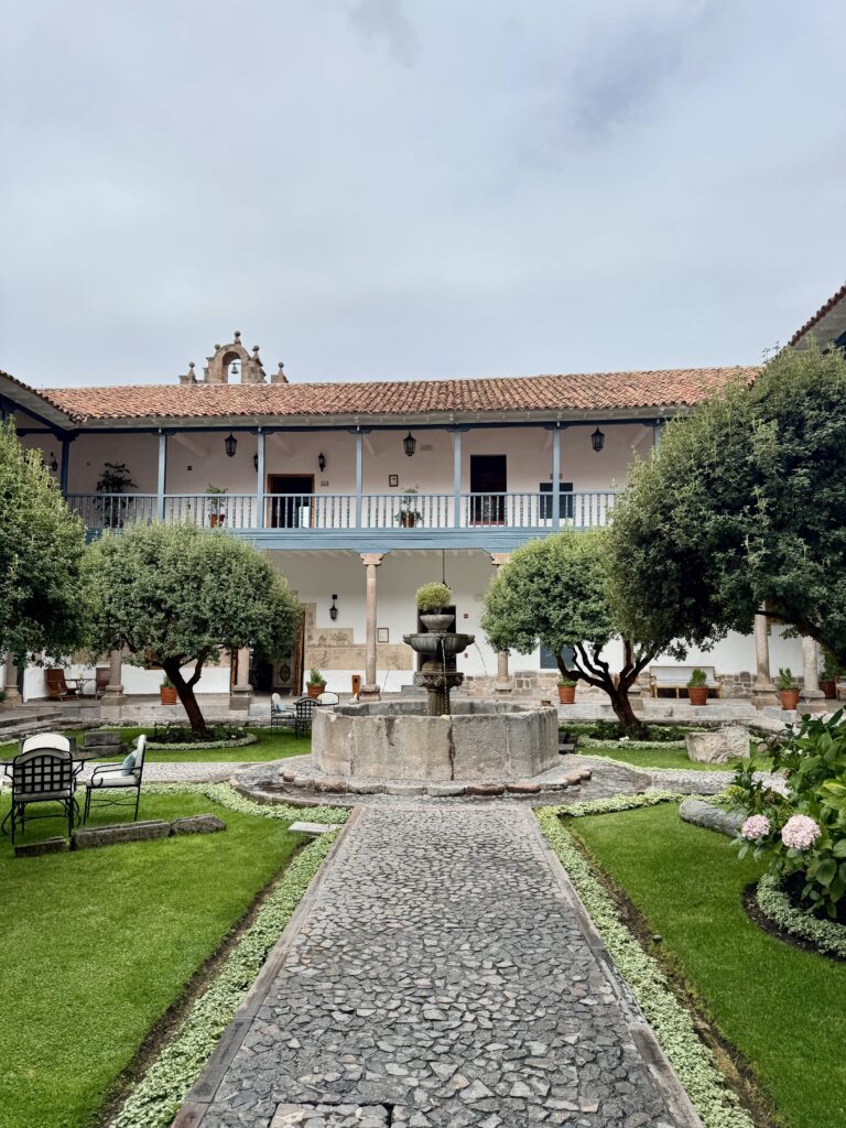 Palacio Nazarenas - Courtyard