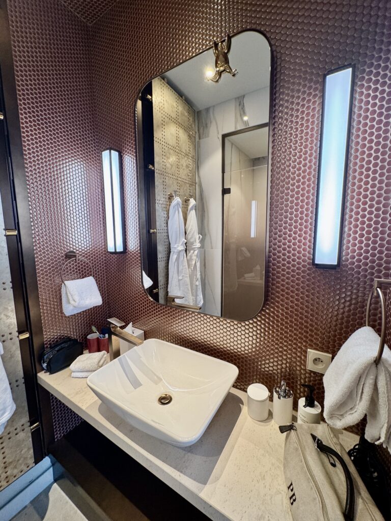 Andaz Prague Deluxe Room Bathroom