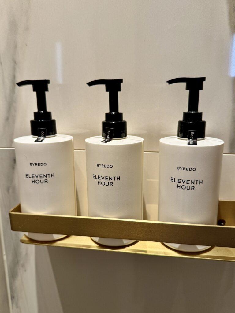 Andaz Prague Deluxe Room Bathroom